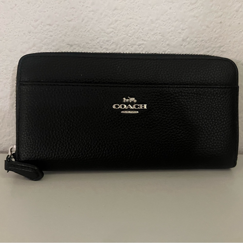 Coach Black Cross Grain Long Zipper Round Wallet